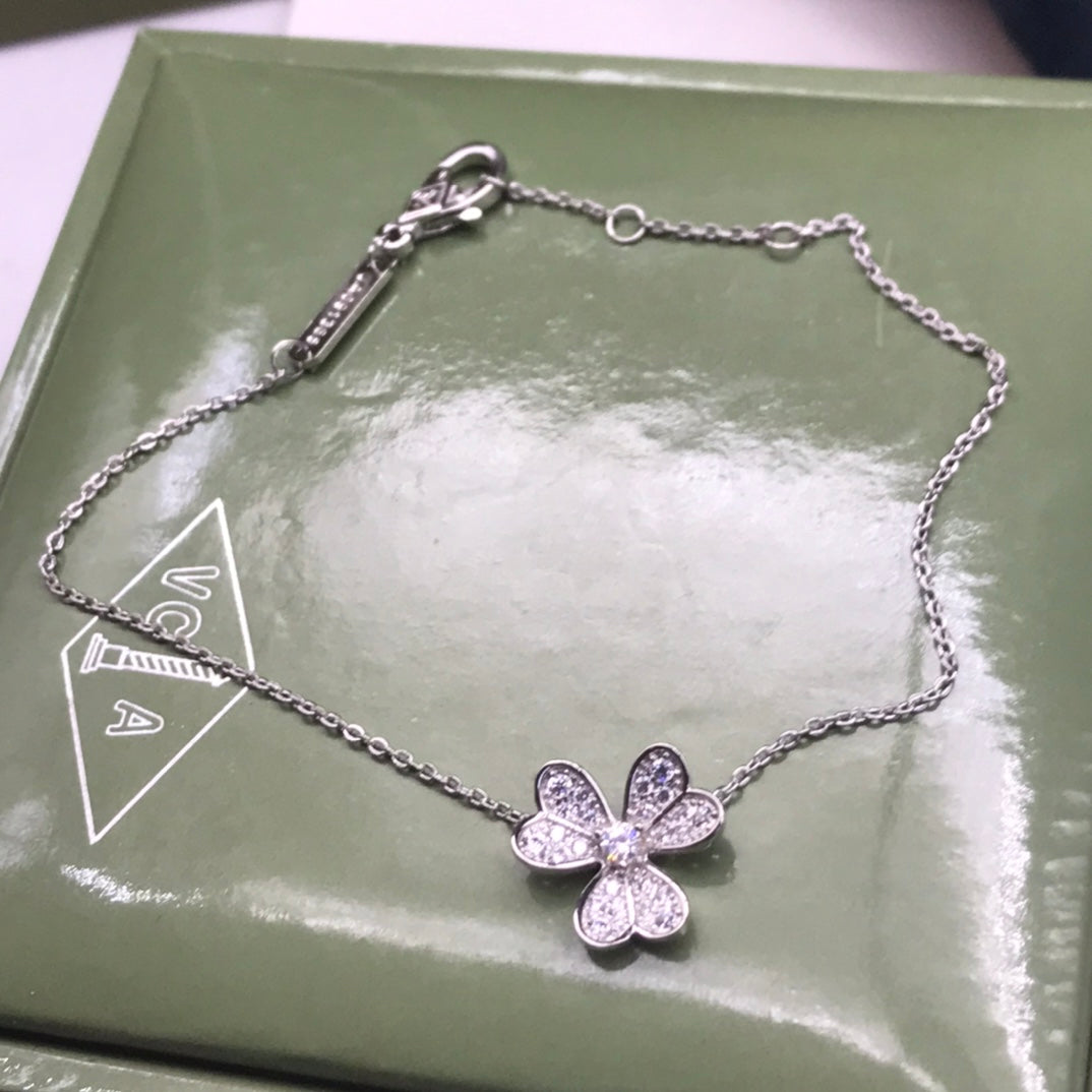 VCA Woman Bracelet