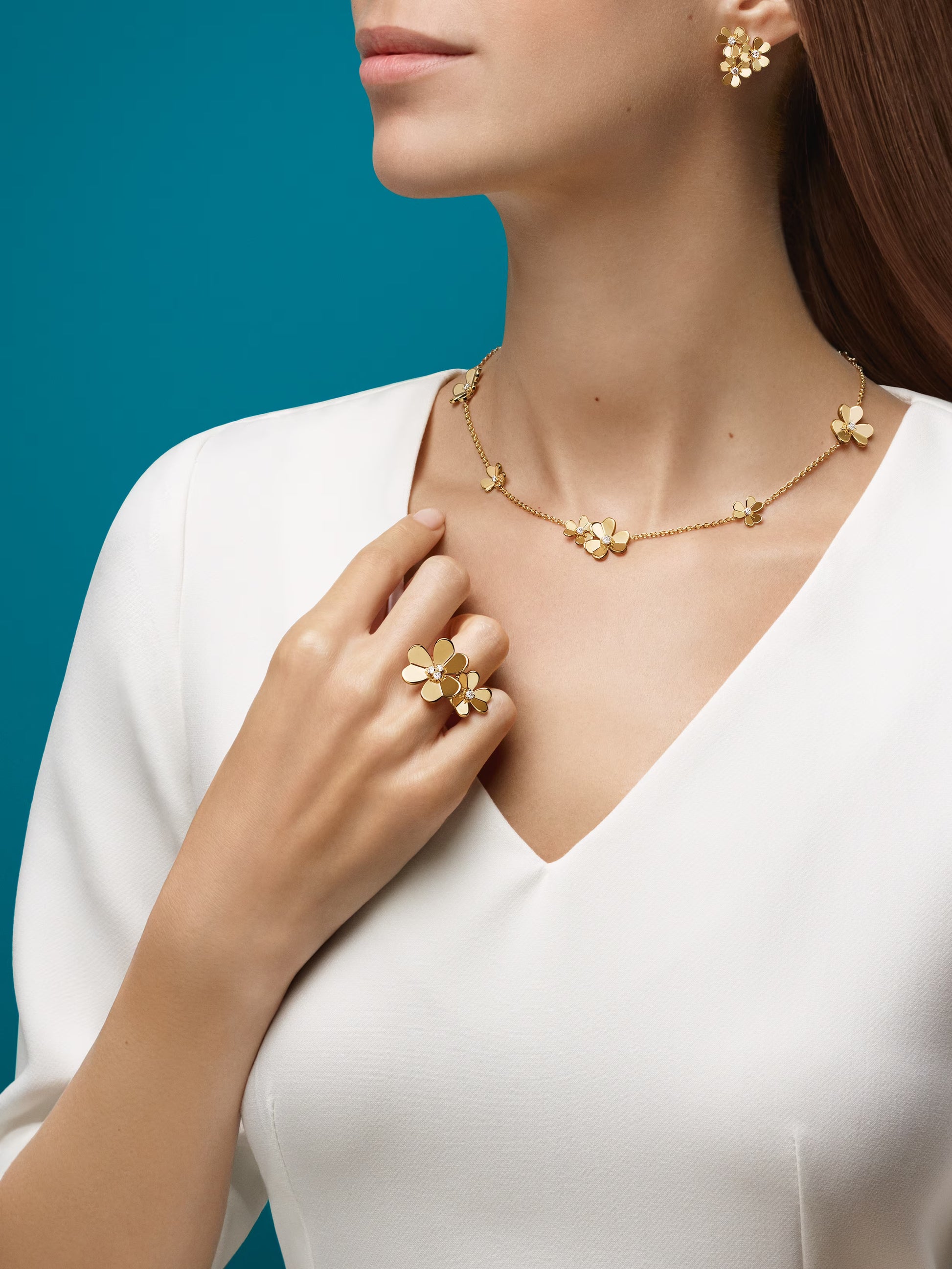 Frivole necklace, 9 flowers