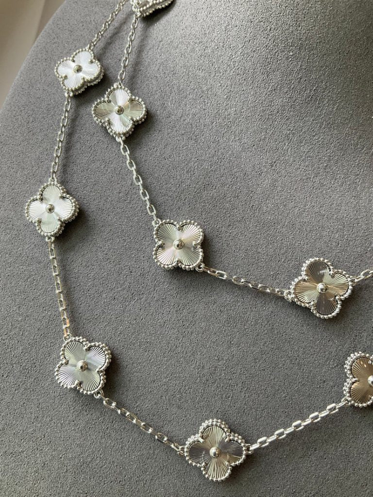 Vintage Alhambra necklace