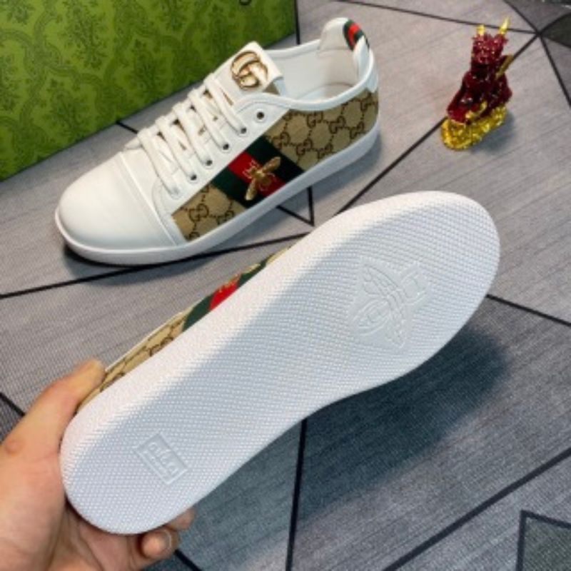 Gucci Ace GG Supreme Bees