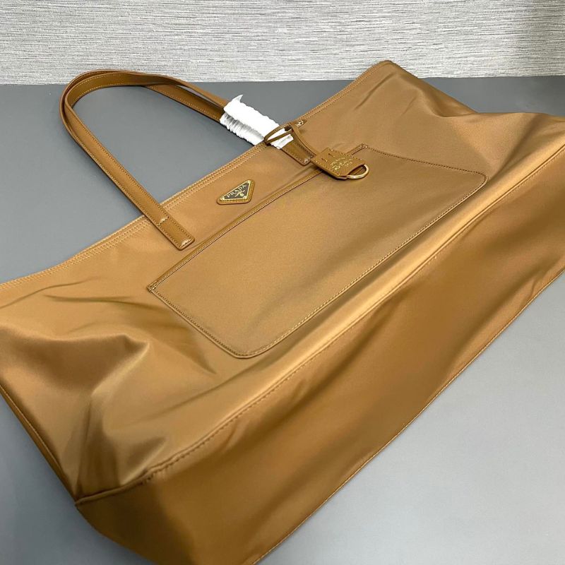 Prada Re-Edition 1978 Large Tote Bag