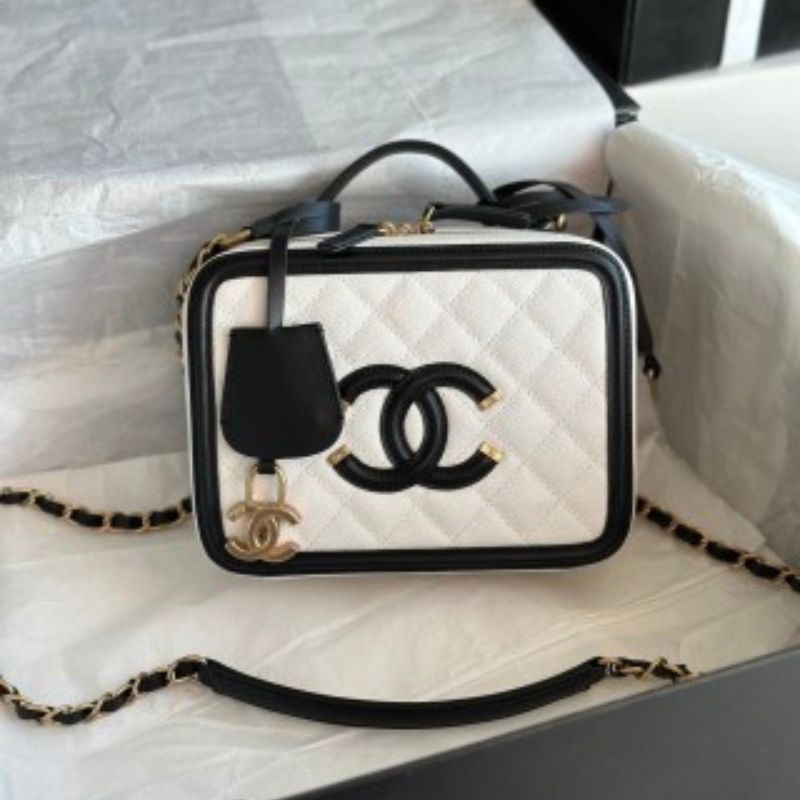 Chanel White Quilted Caviar Small Filigree Vanity Case Bag