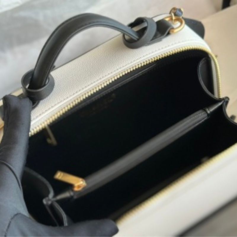 Chanel White Quilted Caviar Small Filigree Vanity Case Bag