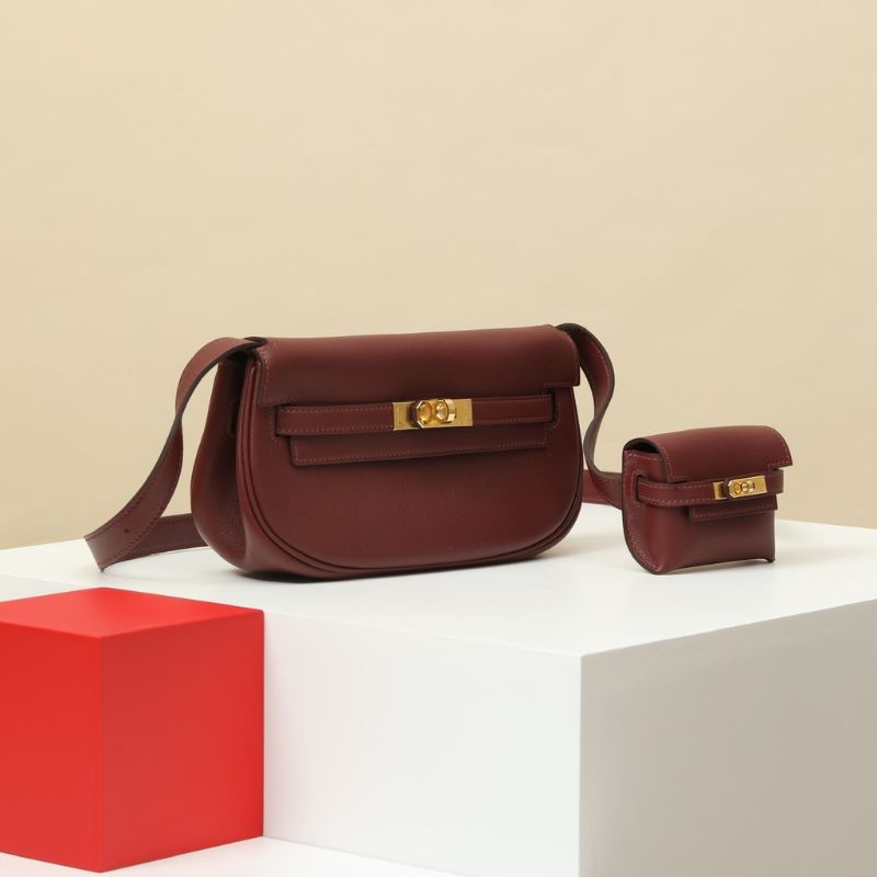 Hermes Kelly Pochette Courchevel Bordeaux Gold Bag