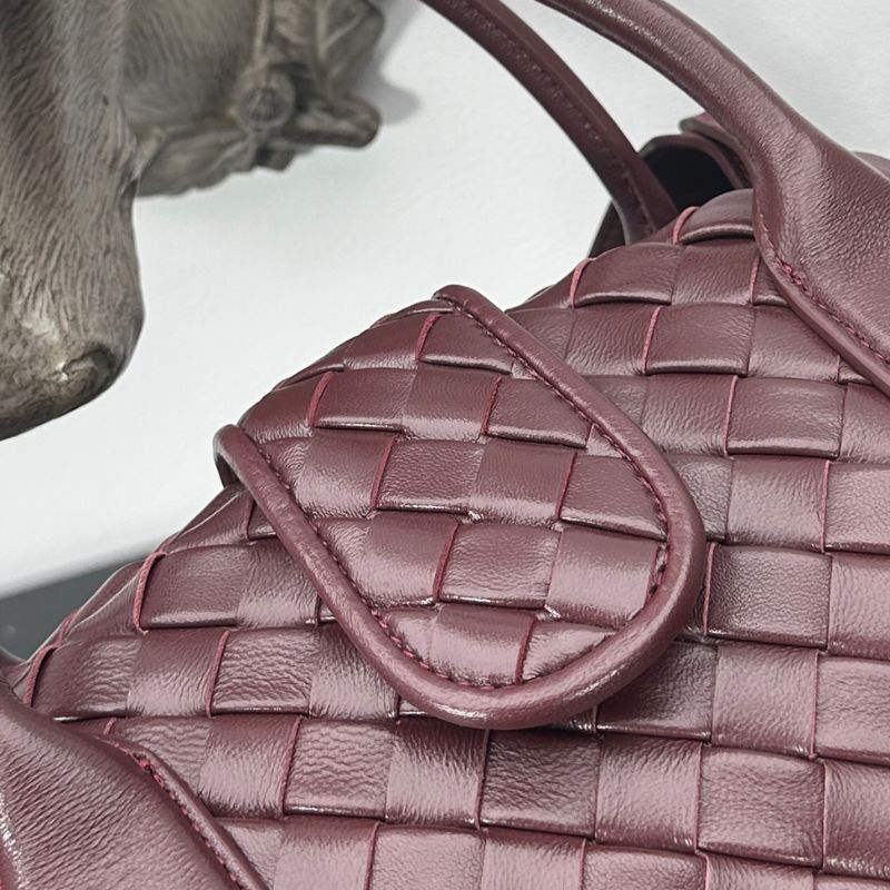 Bottega Veneta Lauren Teen Chain Bag