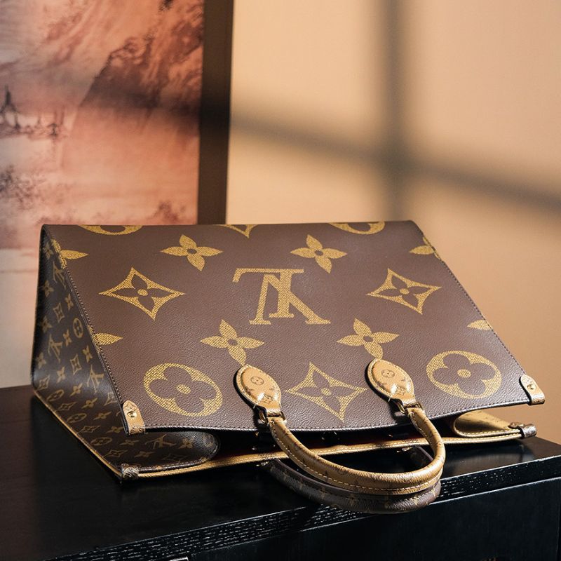 LV Onthego Tote Bag