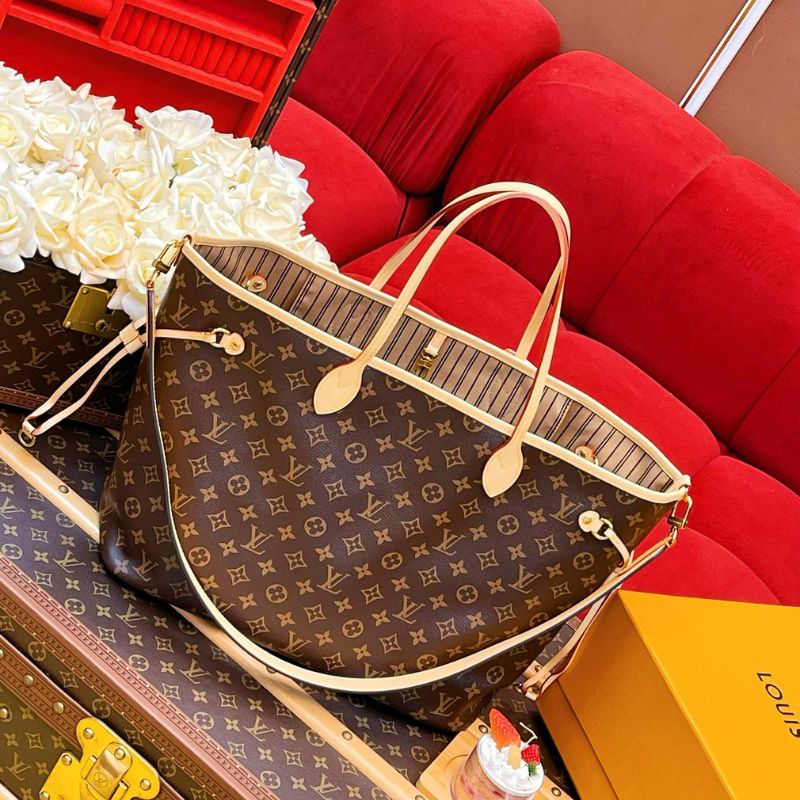 LV Neverfull Bandouliere Inside Out GM Bag