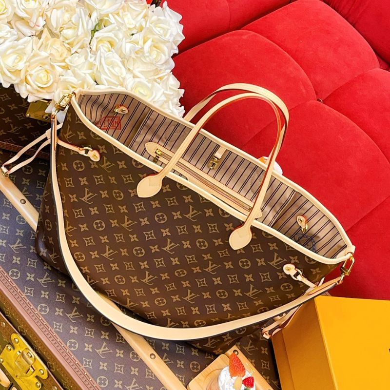 LV Neverfull Bandouliere Inside Out GM Bag