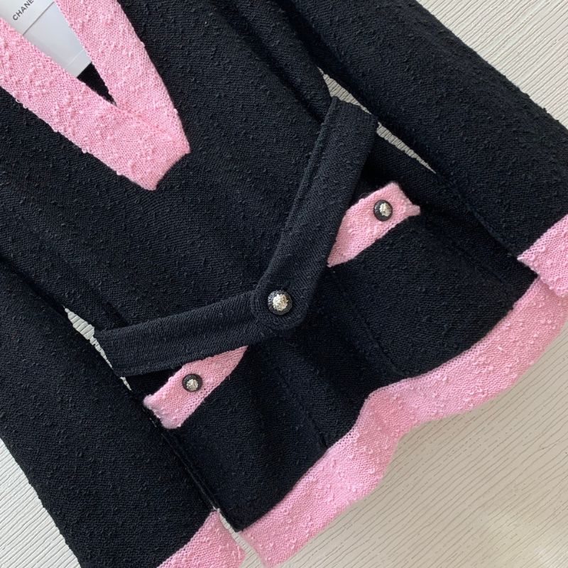 Chanel Contrast Stitching V-Lapel Knitted Sweater
