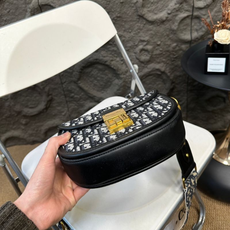 Dior Montaigne Saddle Bag