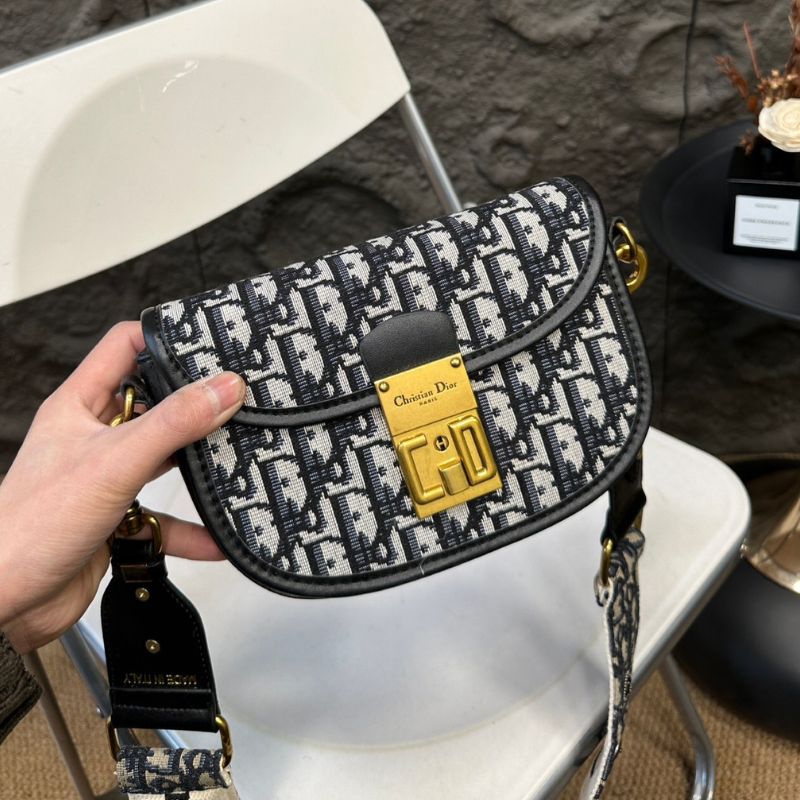 Dior Montaigne Saddle Bag