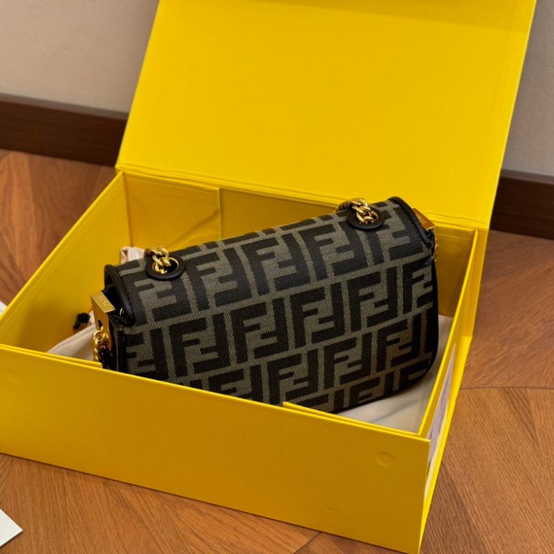 Fendi Everyday Chic Baguette Bag