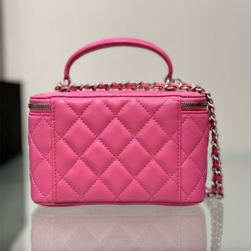 Lambskin Enamel Handle Clutch With Chain Fuchsia