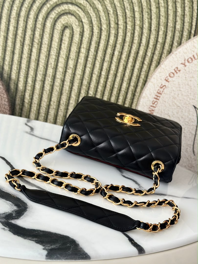 Flap Shoulder Bag Black
