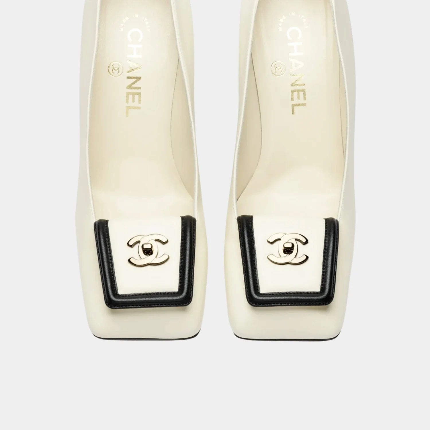Chanel Pumps  ivory & black