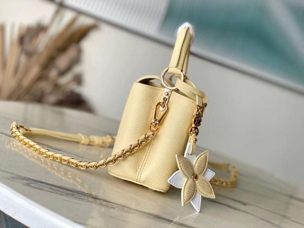 Louis Vuitton Capucines (Top Quality)