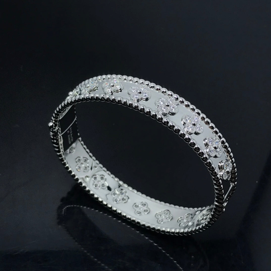 VCA Perlee Clover Bracelet