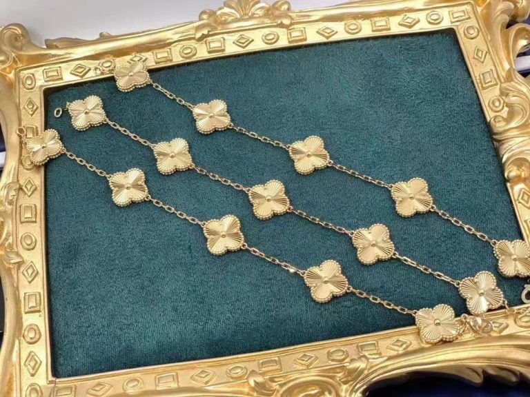 VCA Secret Bracelet