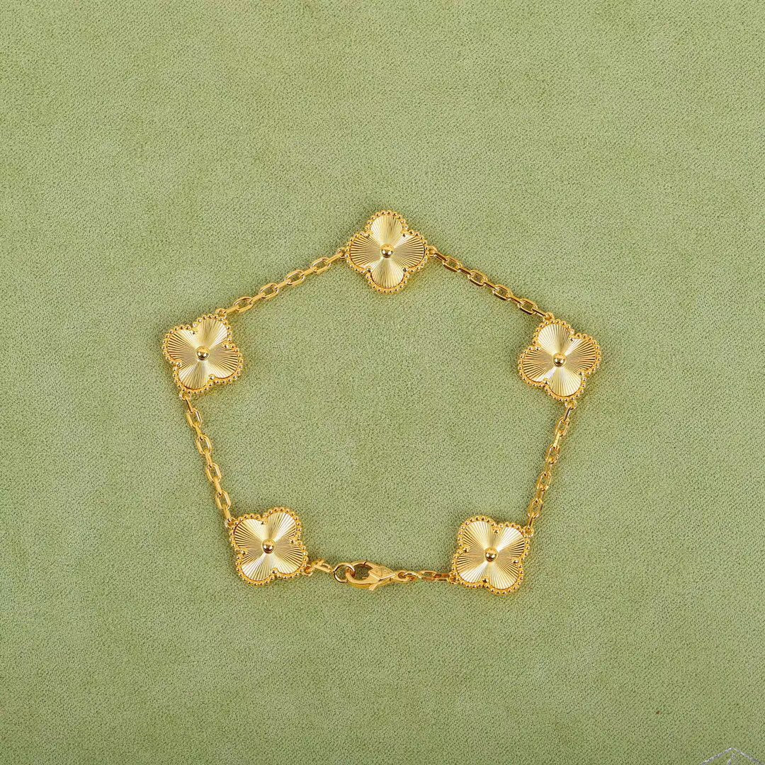 VCA Secret Bracelet