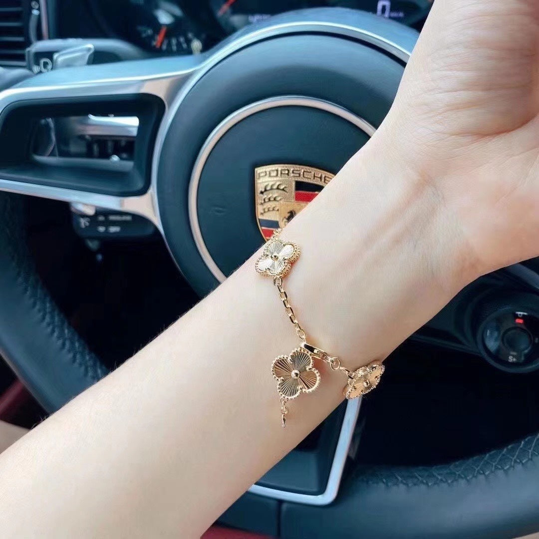 VCA Secret Bracelet